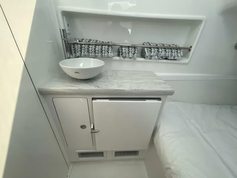 Slide: The Image of Mag Bay 43 Center Console 2026 - 5164640