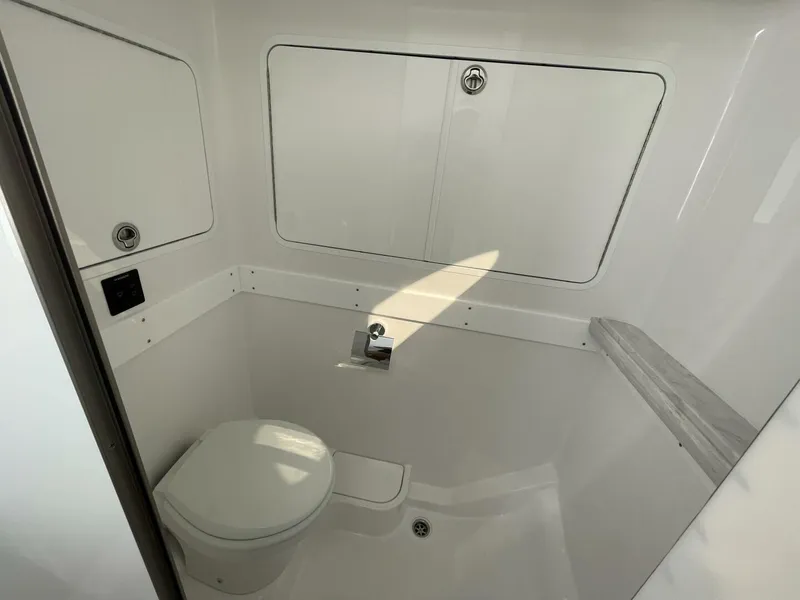 Slide: The Image of Mag Bay 43 Center Console 2026 - 5164644