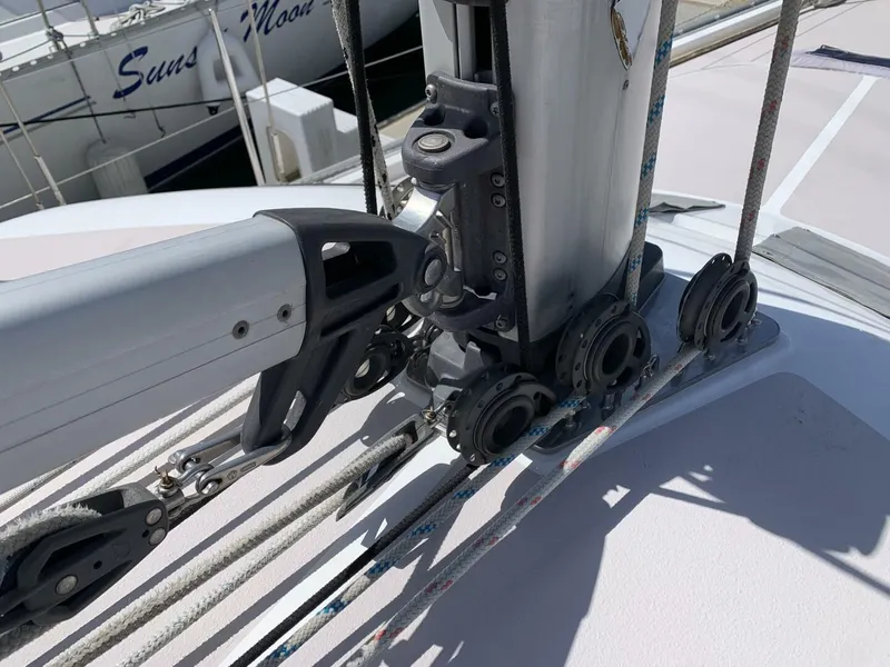 Slide: The Image of Catalina 440 Deck Salon 2007 - 5176028