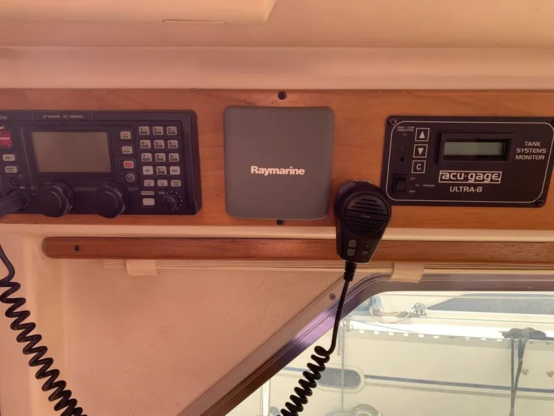 Slide: The Image of Catalina 440 Deck Salon 2007 - 5176052