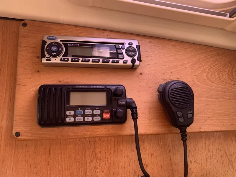 Slide: The Image of Catalina 440 Deck Salon 2007 - 5176054