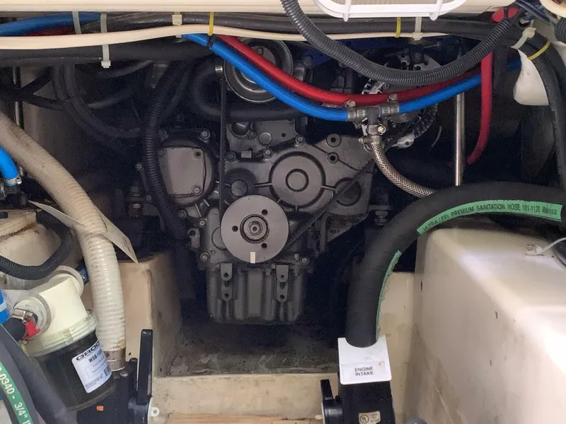 Slide: The Image of Catalina 440 Deck Salon 2007 - 5176056