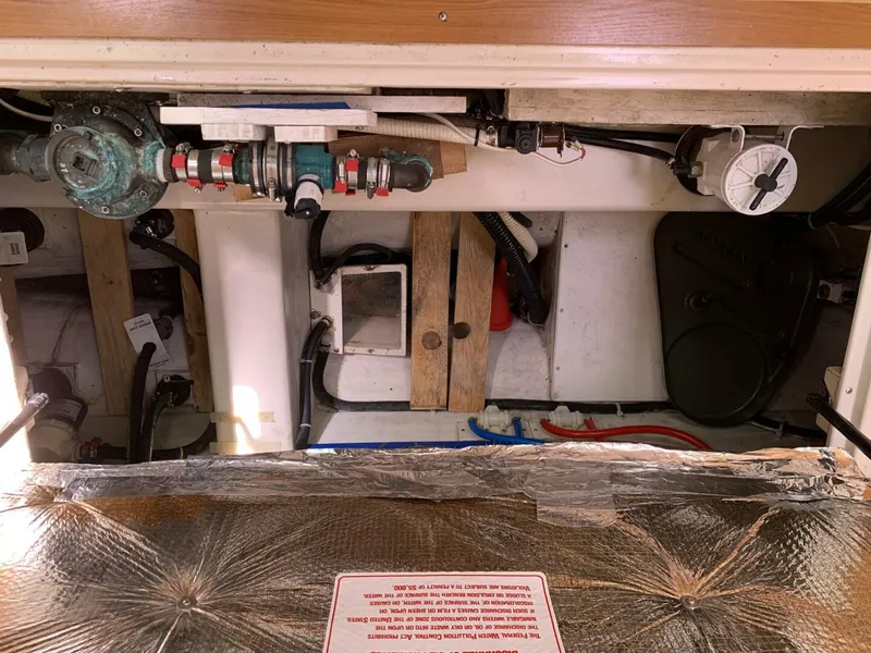 Slide: The Image of Catalina 440 Deck Salon 2007 - 5176058