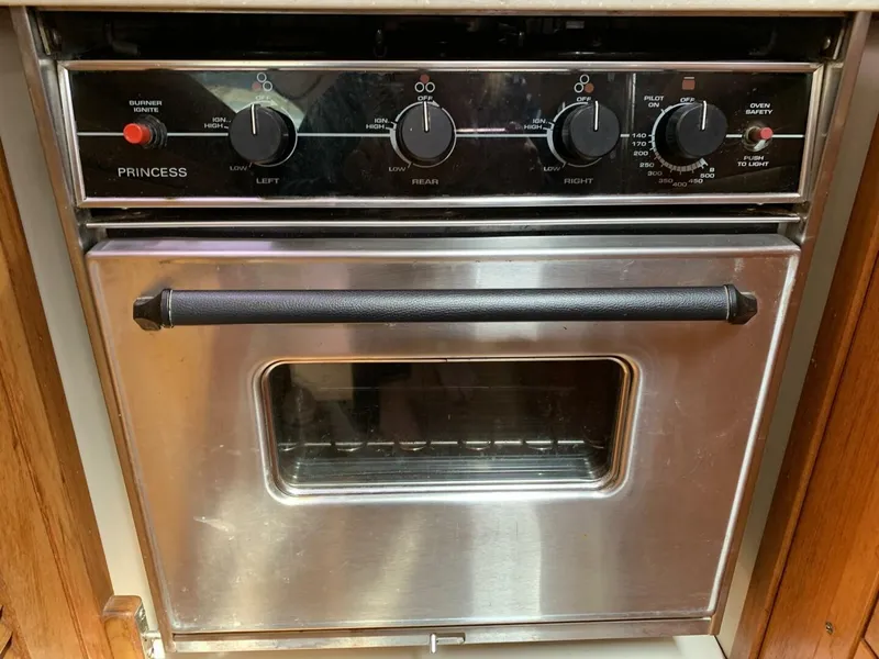 Slide: The Image of Catalina 440 Deck Salon 2007 - 5176060