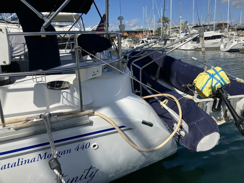 Slide: The Image of Catalina 440 Deck Salon 2007 - 5175961