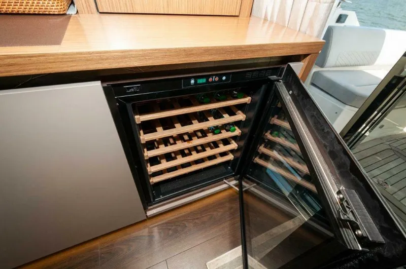 Slide: The Image of 2018 Sea Ray L550 Flybridge- Wine Cooloer - 5182328