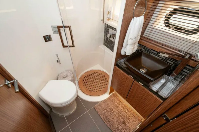 Slide: The Image of 2018 Sea Ray L550 Flybridge- VIP Head - 5182324