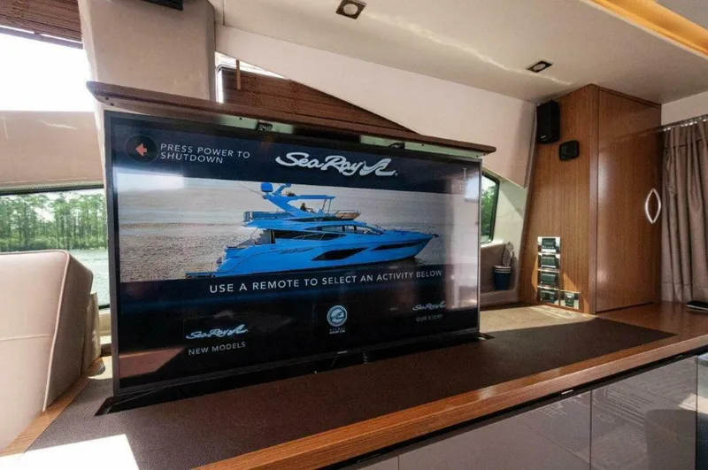 Slide: The Image of 2018 Sea Ray L550 Flybridge-Salon 5 - 5182314