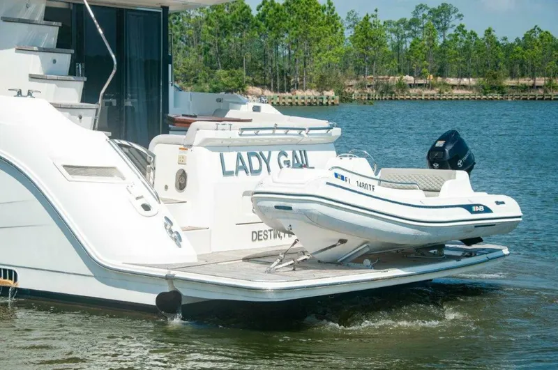 Slide: The Image of 2018 Sea Ray L550 Flybridge- Transom - 5182320