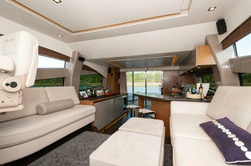 Slide: The Image of 2018 Sea Ray L550 Flybridge-Salon - 5182310