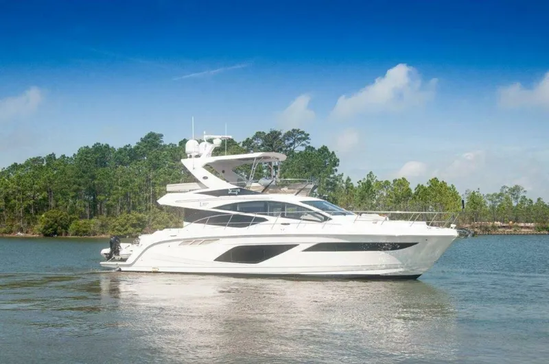 Slide: The Image of 2018 Sea Ray L550 Flybridge- Stbd Profile - 5182317