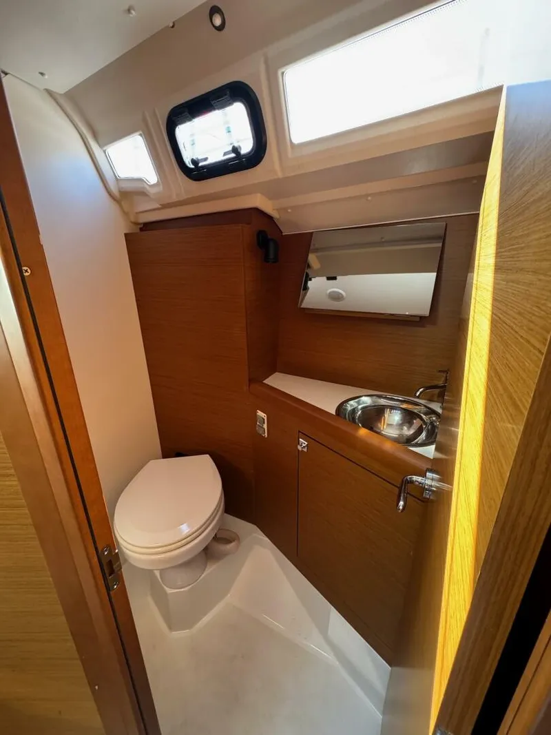 Slide: The Image of Jeanneau Sun Odyssey 349 2020 - 5711353