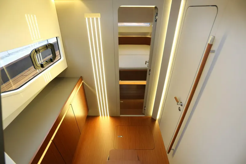 Slide: The Image of Capelli Stradivari 52 2026 - 5166631