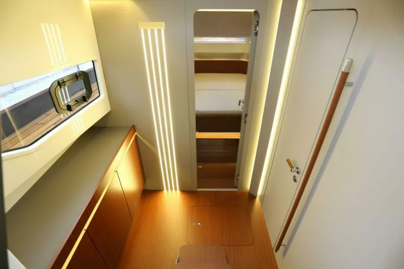 Slide: The Image of Capelli Stradivari 52 2026 - 5166650