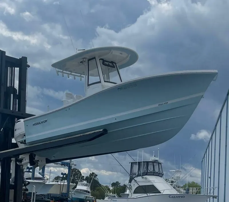 Slide: The Image of Regulator Marine 23'CC 2020 - 5167709