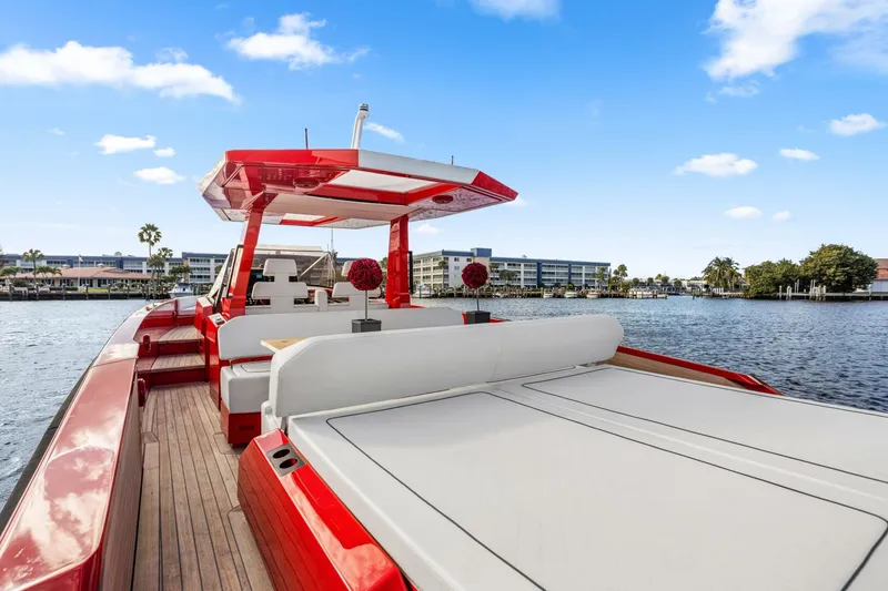 Slide: The Image of Wally 48 2021 - 5167898