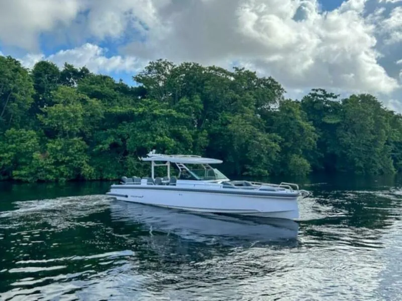 Slide: The Image of Axopar 37 Sun Top 2024 - 5168005