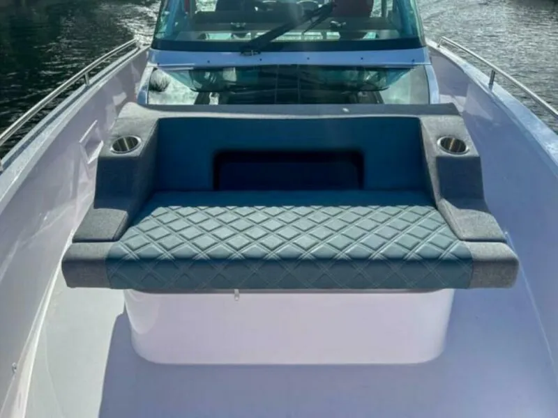 Slide: The Image of Axopar 37 Sun Top 2024 - 5168012