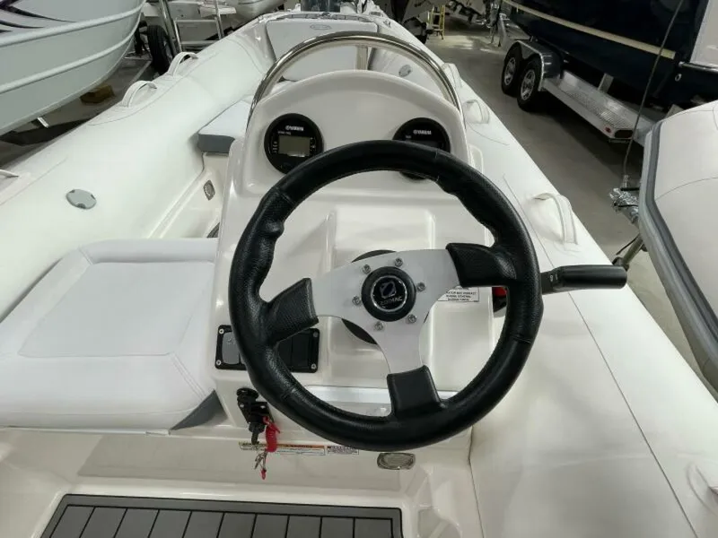 Slide: The Image of Zodiac Yachtline 490 Deluxe NEO 2025 - 5168343