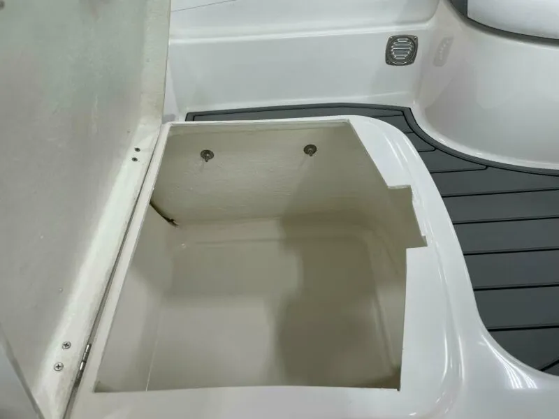 Slide: The Image of Zodiac Yachtline 490 Deluxe NEO 2025 - 5168344