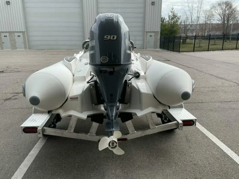 Slide: The Image of Zodiac Yachtline 490 Deluxe NEO 2025 - 5168333