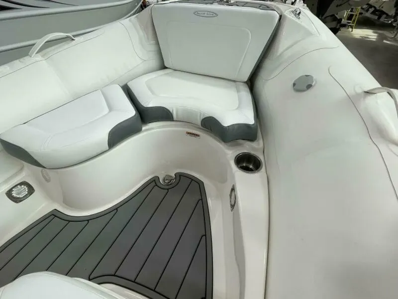 Slide: The Image of Zodiac Yachtline 490 Deluxe NEO 2025 - 5168336