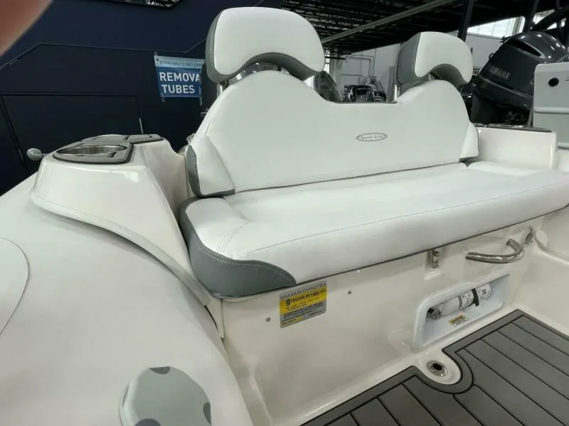 Slide: The Image of Zodiac Yachtline 490 Deluxe NEO 2025 - 5168340