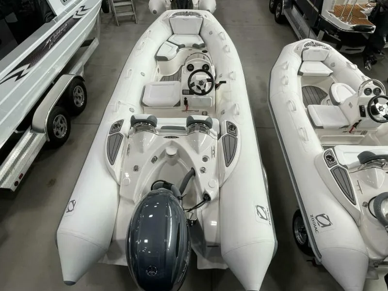 Slide: The Image of Zodiac Yachtline 490 Deluxe NEO 2023 - 5168379