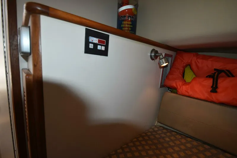 Slide: The Image of Pursuit 3070 Offshore Express 2005 - 5170718