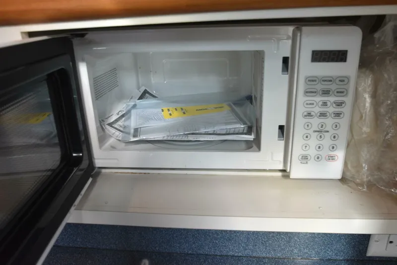 Slide: The Image of Pursuit 3070 Offshore Express 2005 - 5170728