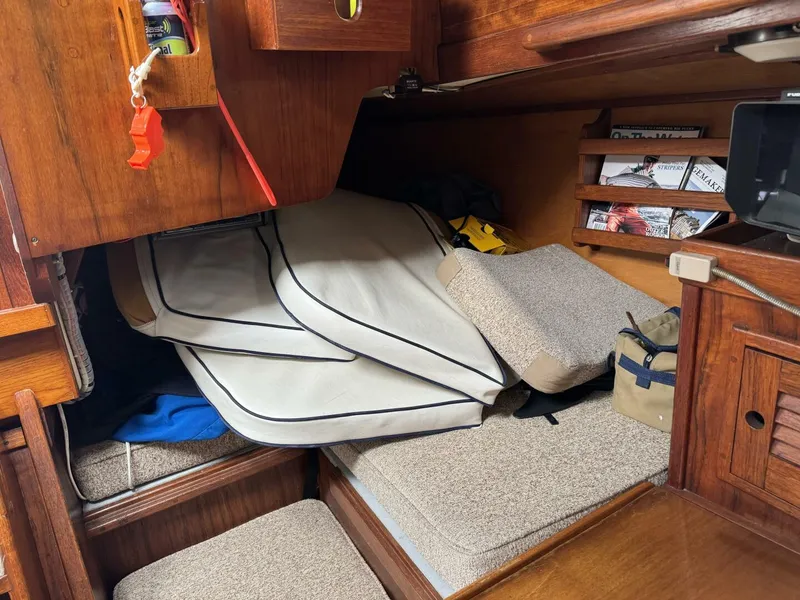 Slide: The Image of Tartan 37 1979 - 5189843