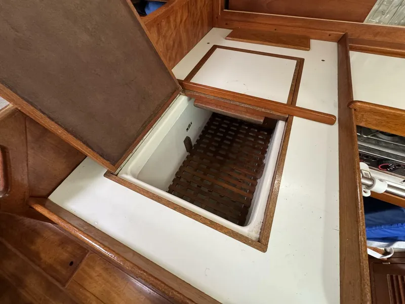 Slide: The Image of Tartan 37 1979 - 5189846