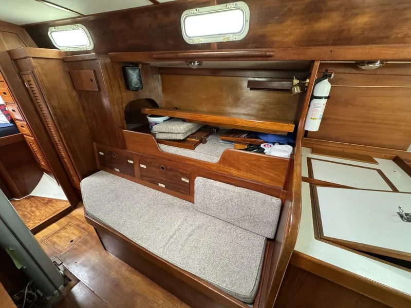 Slide: The Image of Tartan 37 1979 - 5189848