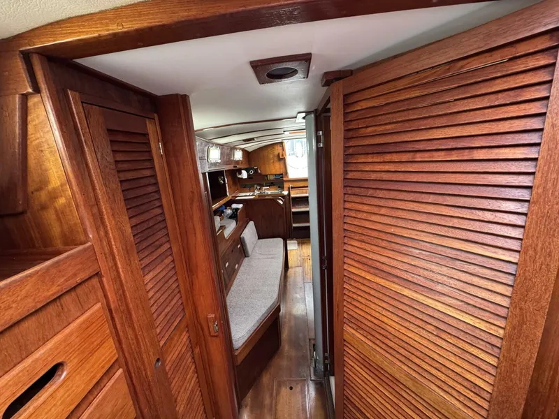 Slide: The Image of Tartan 37 1979 - 5189860