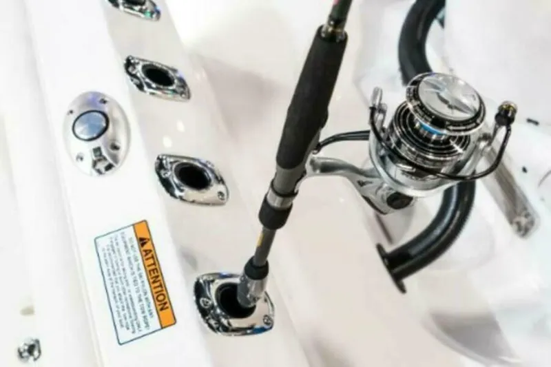 Slide: The Image of Edgewater 230CC 2025 - 5172418