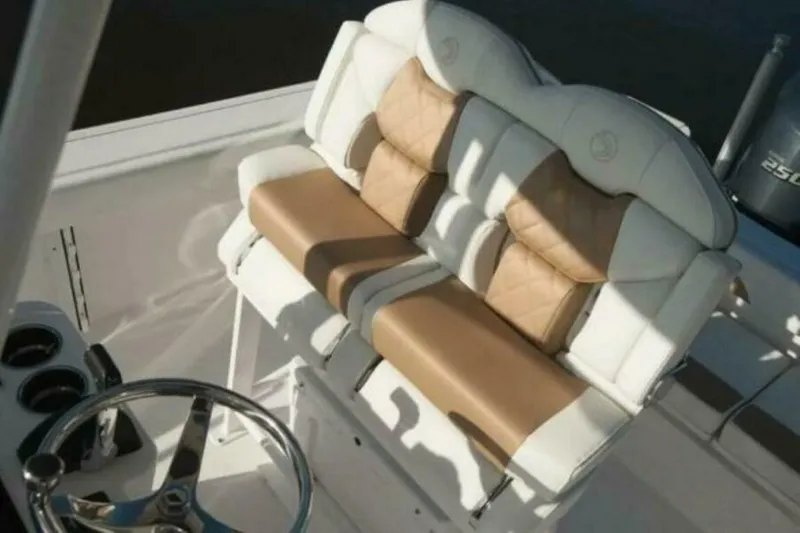 Slide: The Image of Edgewater 230CC 2025 - 5172413