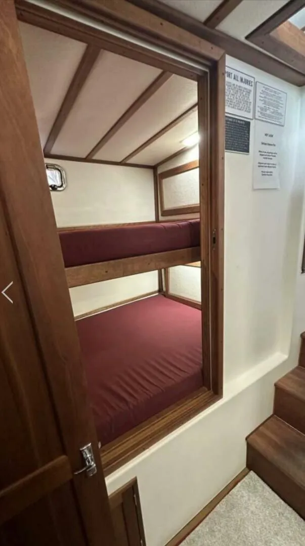 Slide: The Image of Young Brothers 45 2016 - 5173117