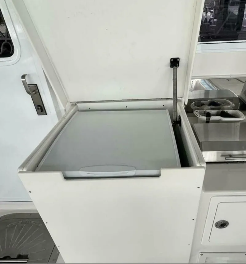 Slide: The Image of Young Brothers 45 2016 - 5173130