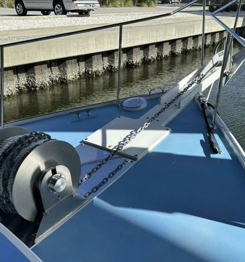 Slide: The Image of Young Brothers 45 2016 - 5173133