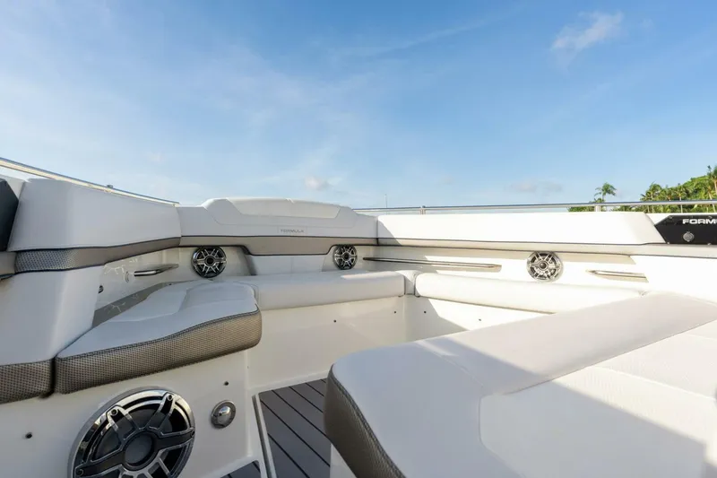 Slide: The Image of Formula 430 Super Sport Crossover 2021 - 5180611