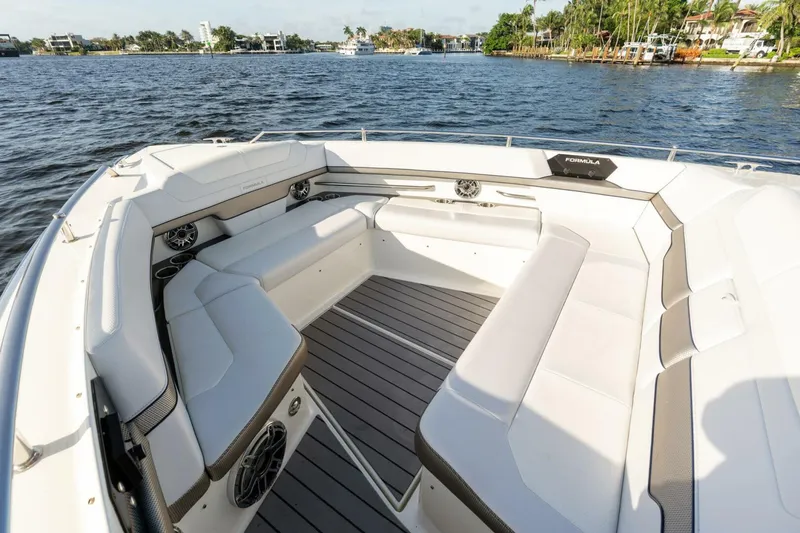 Slide: The Image of Formula 430 Super Sport Crossover 2021 - 5180612