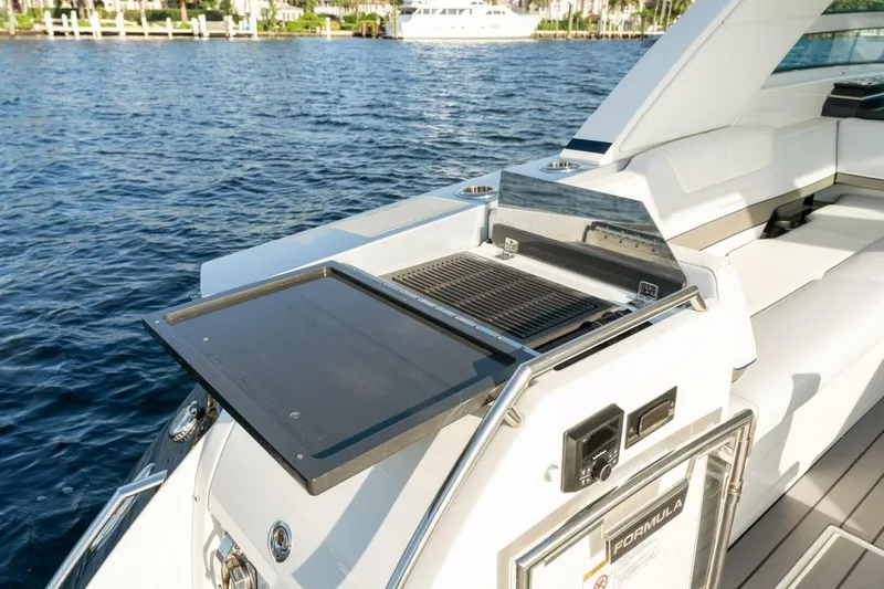 Slide: The Image of Formula 430 Super Sport Crossover 2021 - 5180616