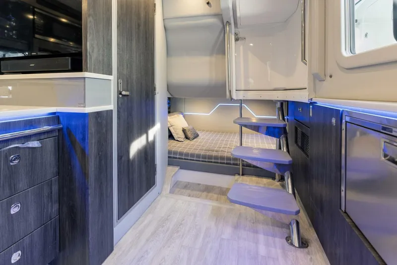 Slide: The Image of Formula 430 Super Sport Crossover 2021 - 5180642