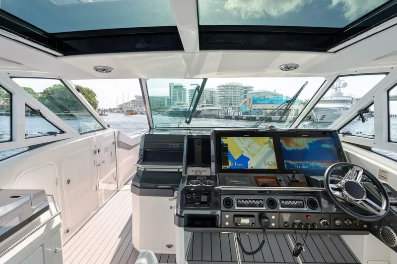 Slide: The Image of Formula 430 Super Sport Crossover 2021 - 5180646