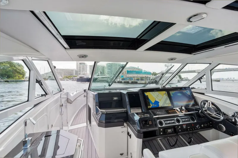 Slide: The Image of Formula 430 Super Sport Crossover 2021 - 5180647