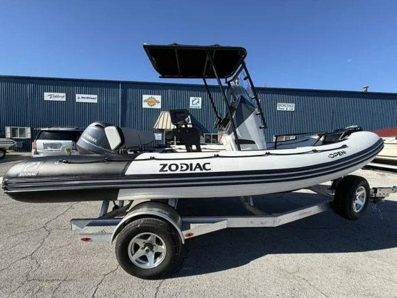 Slide: The Image of Zodiac Open 5.5 PVC T-Top 2023 - 5719626