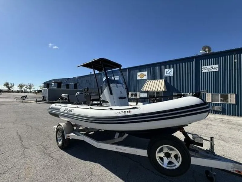 Slide: The Image of Zodiac Open 5.5 PVC T-Top 2023 - 5719627