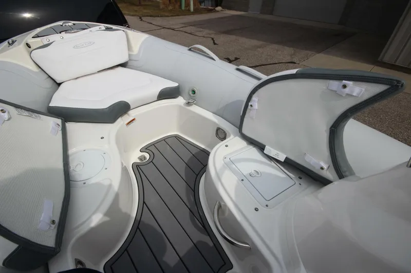 Slide: The Image of Zodiac Yachtline 440 DL PVC 2023 - 5176973