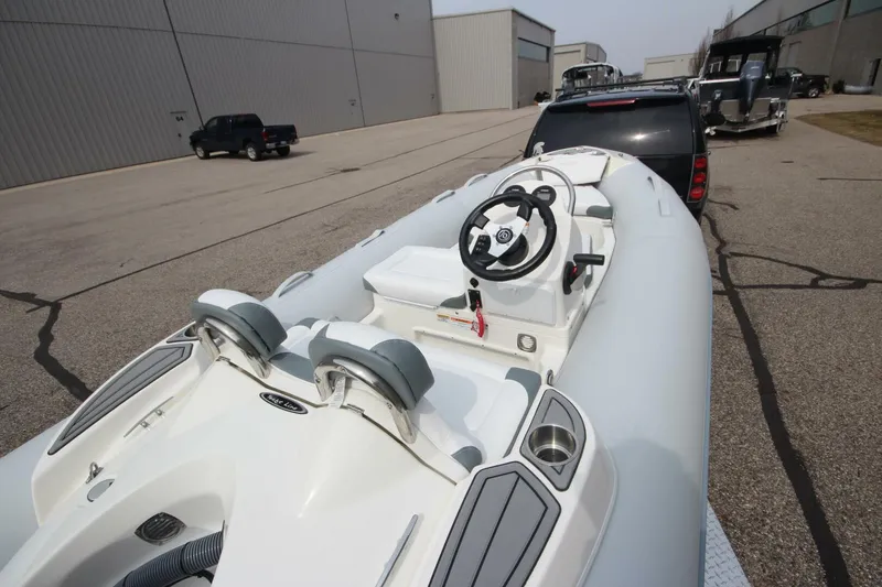 Slide: The Image of Zodiac Yachtline 440 DL PVC 2023 - 5176964