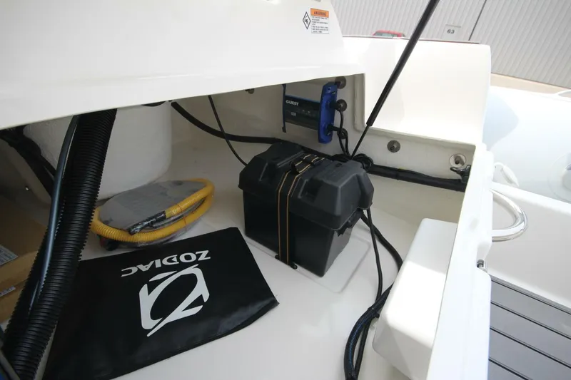 Slide: The Image of Zodiac Yachtline 440 DL PVC 2023 - 5176968